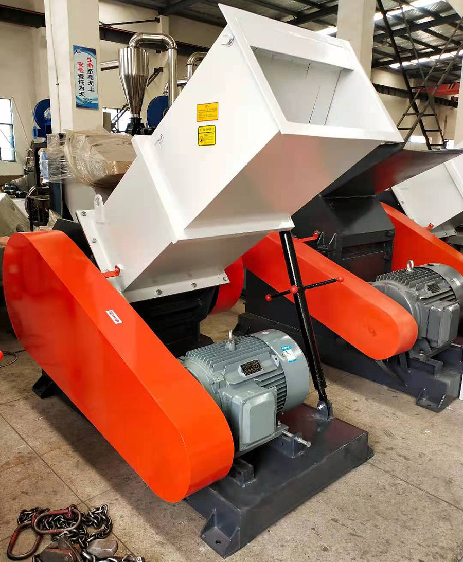 塑料粉碎机的操作与保养方法